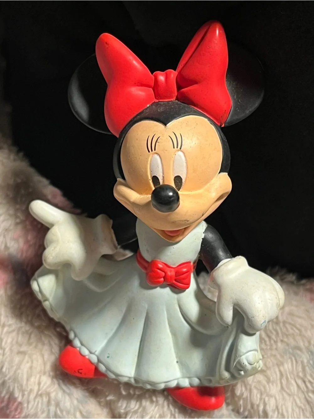 Vintage Disney Minnie Mouse PVC Figure White Dress Red Bow Applause China